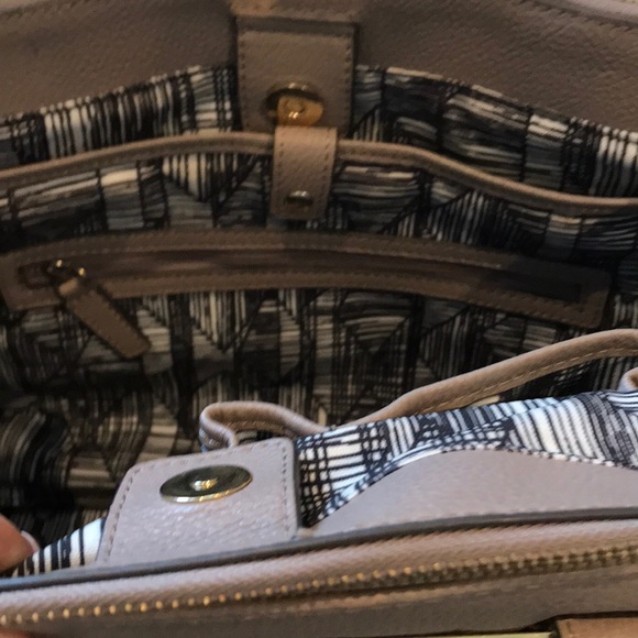 Vince Camuto handbag - Picture 4 of 4